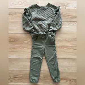 EUC Old Navy 5T sage green ruffle sleeve quilted matching set